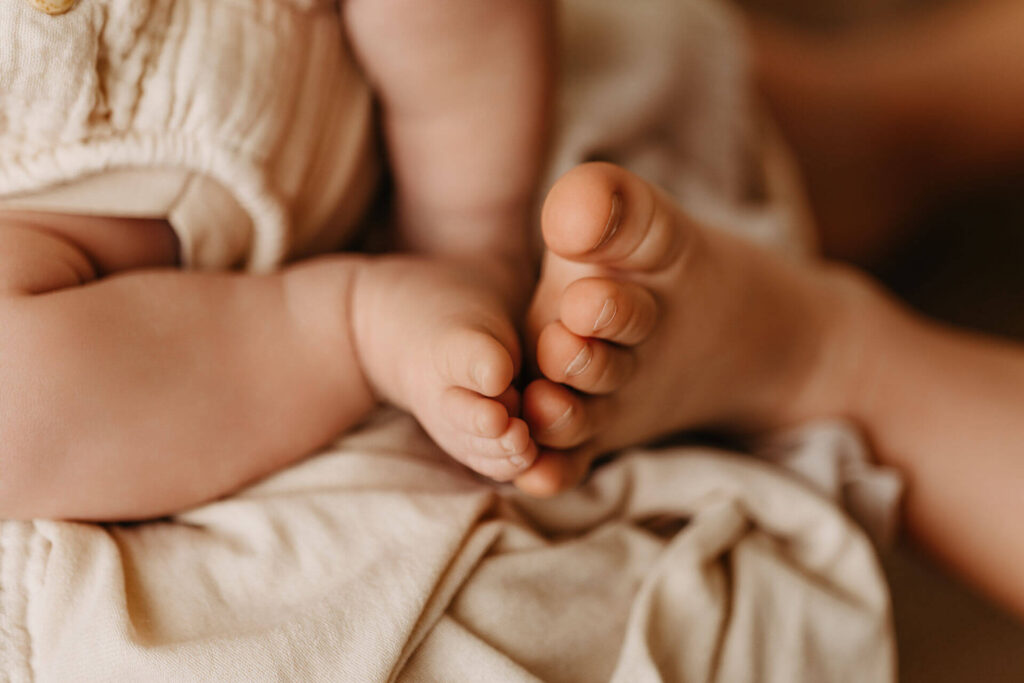 Geschwister Shooting. Baby Fotografie, Familienfoto, Bildgefühle, Odenwald Newborn Shooting, Baby Fotografie, Geschwister, Füße, Bildgefühle